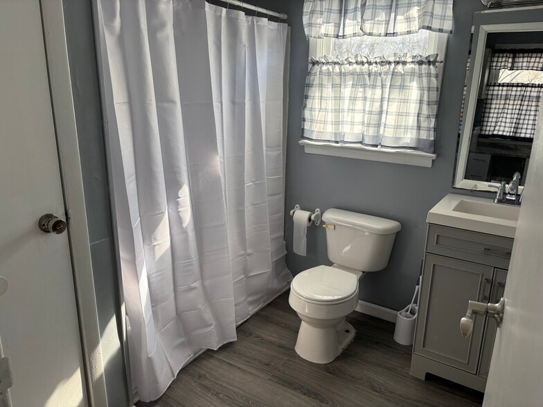 Building Photo - 1170 Gershal Ave