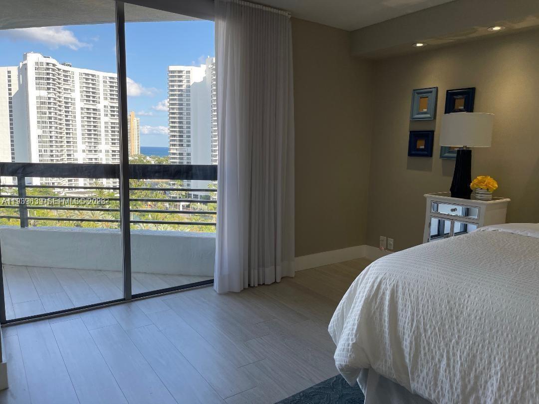 Building Photo - 3500 Mystic Pointe Dr