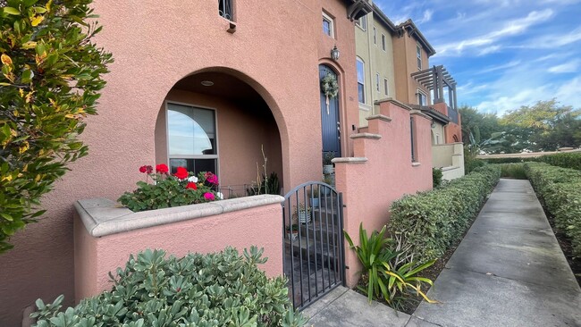 Building Photo - Charming San Marcos Townhome