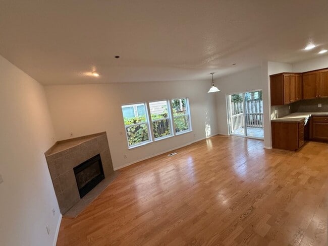 Building Photo - 3 Bedroom 2.5 Bath Forest Grove OR