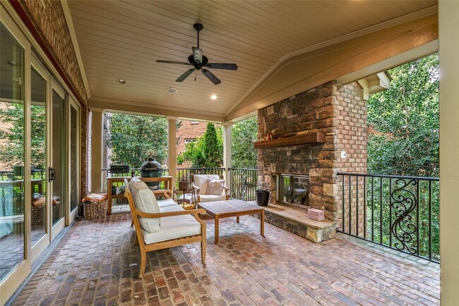Building Photo - 6723 Conservatory Ln