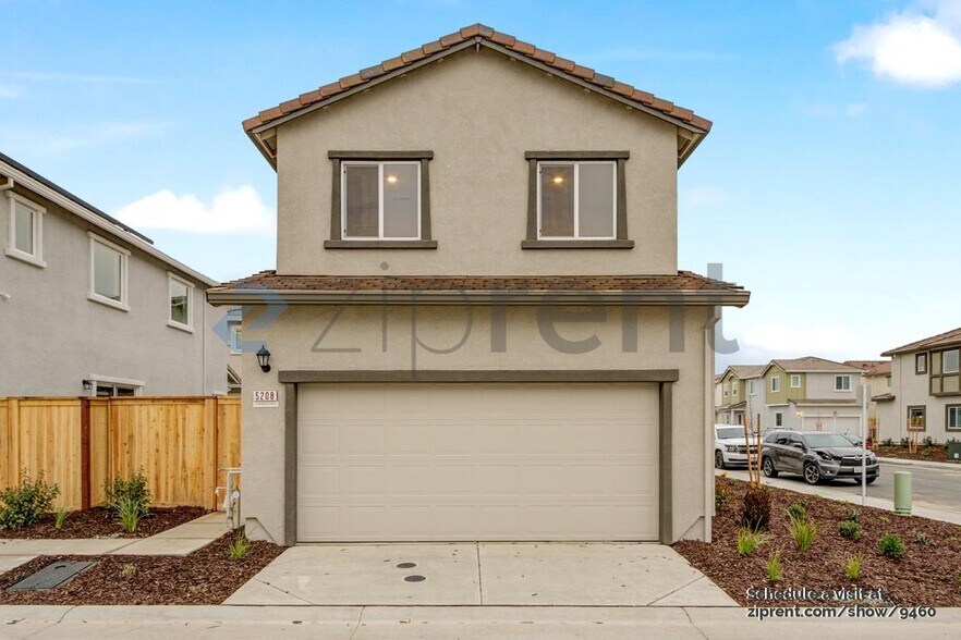 Building Photo - 5208 Cumberland Dr