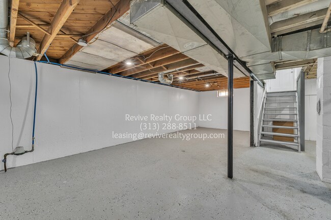Building Photo - 4802 Niagara St