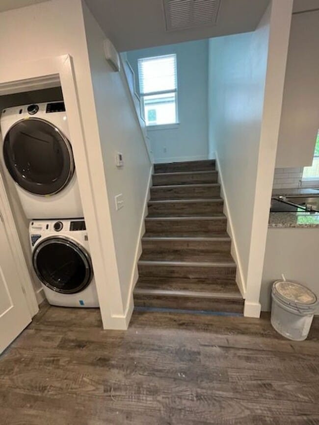 Building Photo - $150 AMAZON GIFT CARD WITH SIGNED LEASE!! - 3B/2B PRE-LEASING FOR AUG 10 MOVE-IN!!