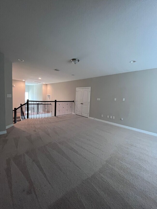 Building Photo - Gorgeous 4-bedroom home!