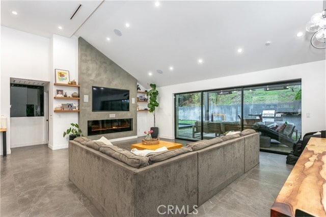 Building Photo - 7127 Forest Hills Rd