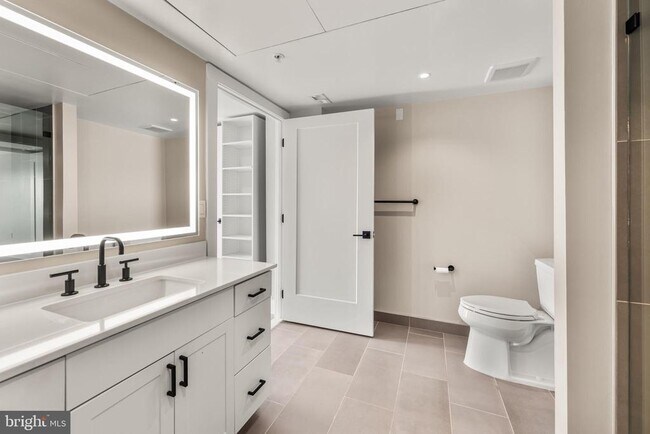 Building Photo - 925 N Fairfax St