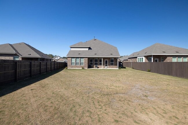 Building Photo - 1648 Tinnen House St