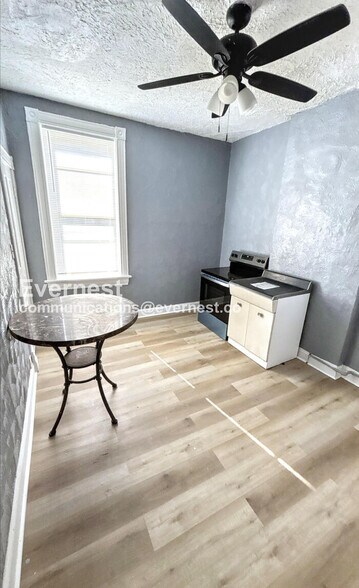 Building Photo - 3722 Fairview Ave