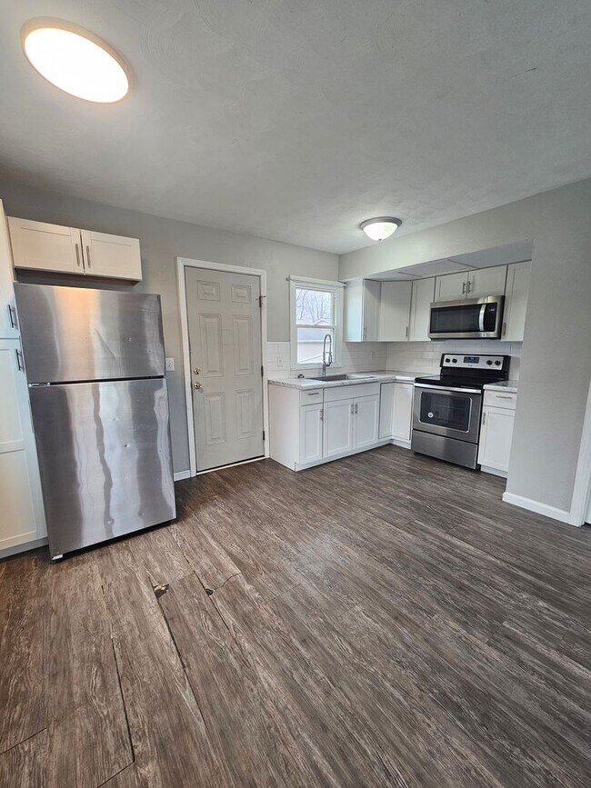 Building Photo - 101 W Spring St