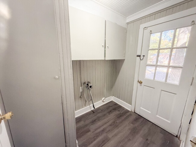 Building Photo - 451 E Charlotte Ave