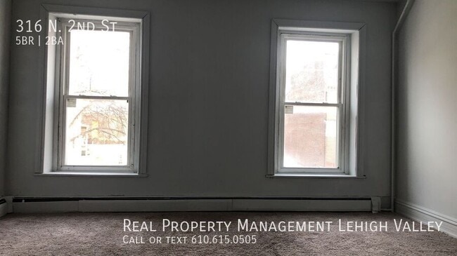 Building Photo - 316 N 2nd St