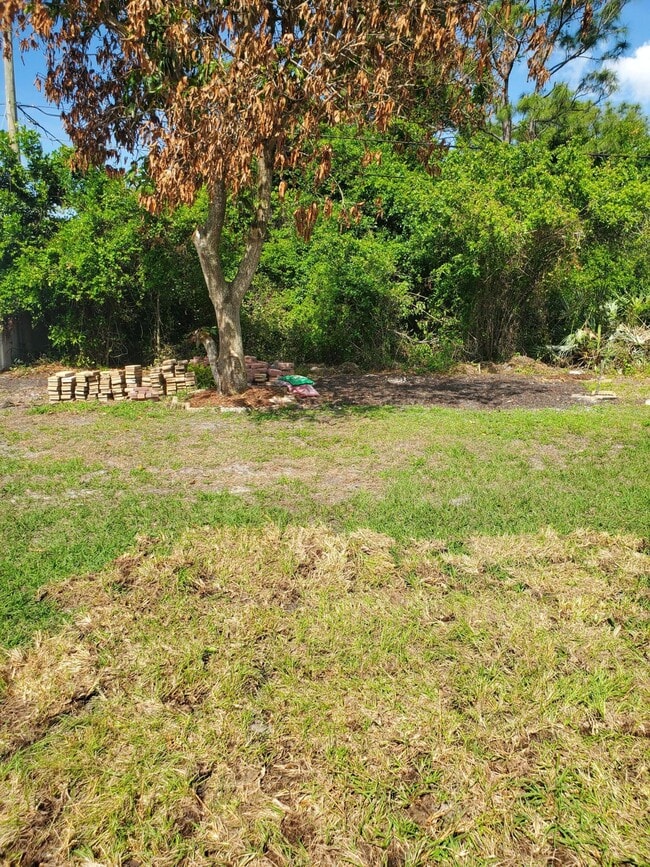 Building Photo - 3234 SW Fillmore St