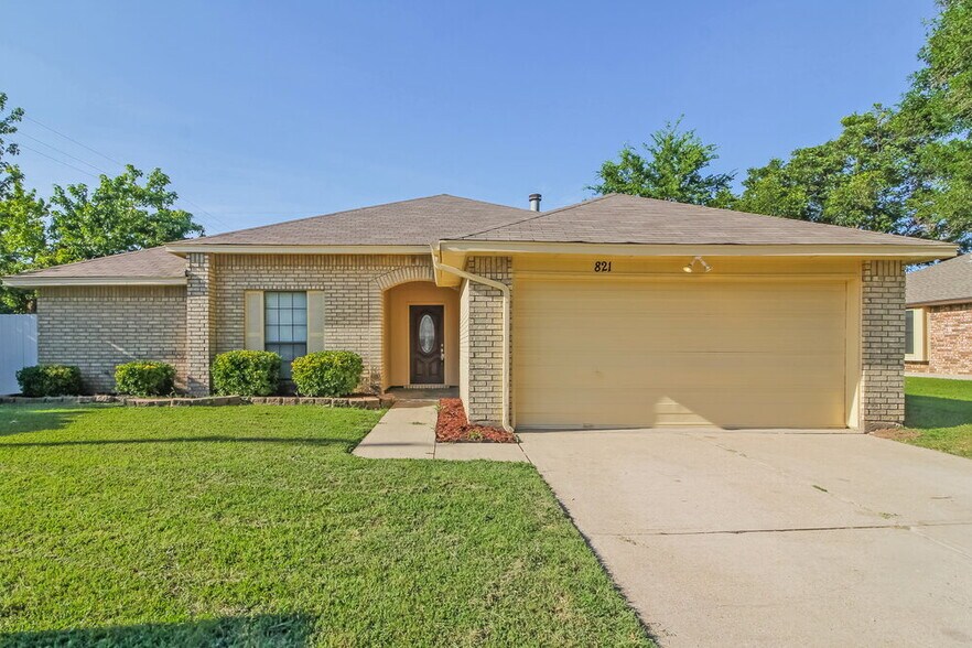 Primary Photo - 821 Clement Dr