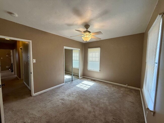 Building Photo - Charming 2 Bedroom 1 Bath