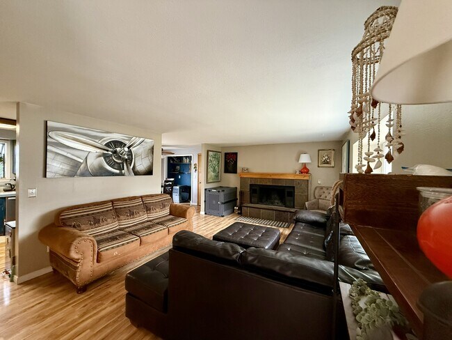 Building Photo - 2565 N 3rd E St