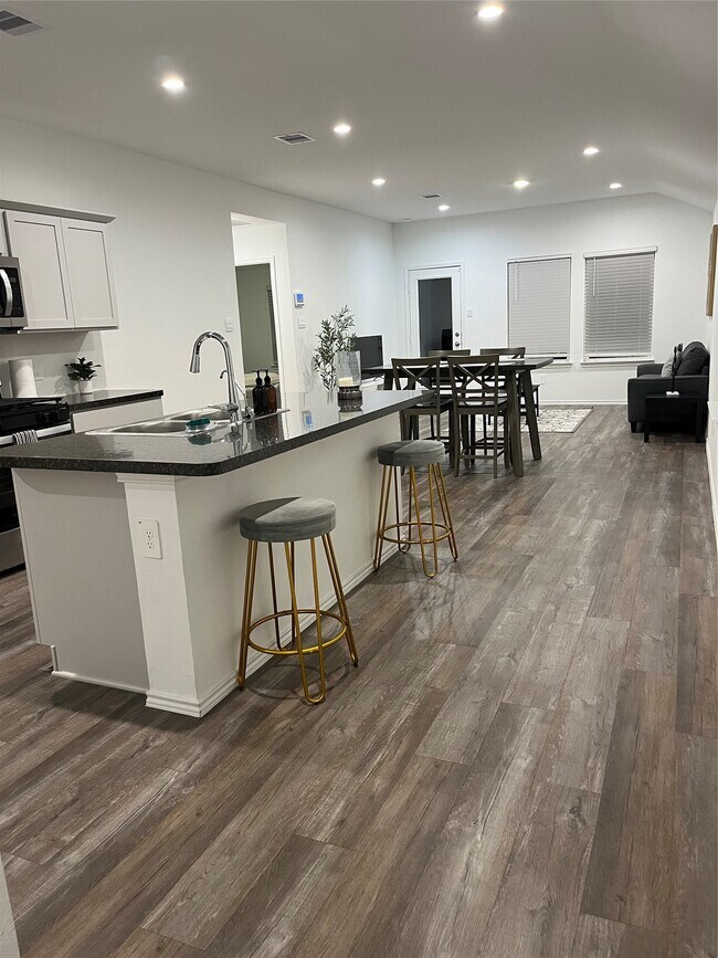 Building Photo - 5446 Wyndham Rdg Ln