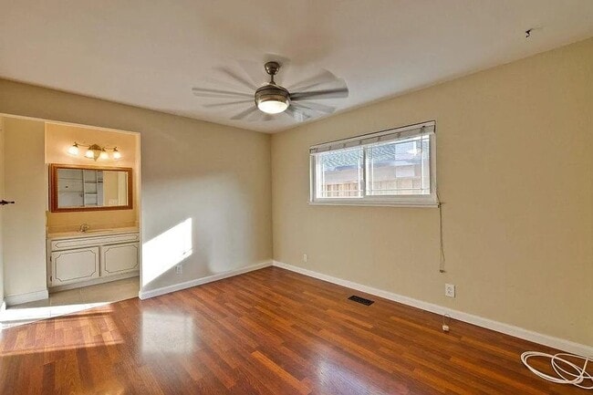 Building Photo - Sharp 3 Bedroom 2 Bath Single Family Home in Desirable Blossom Valley Neighborhood