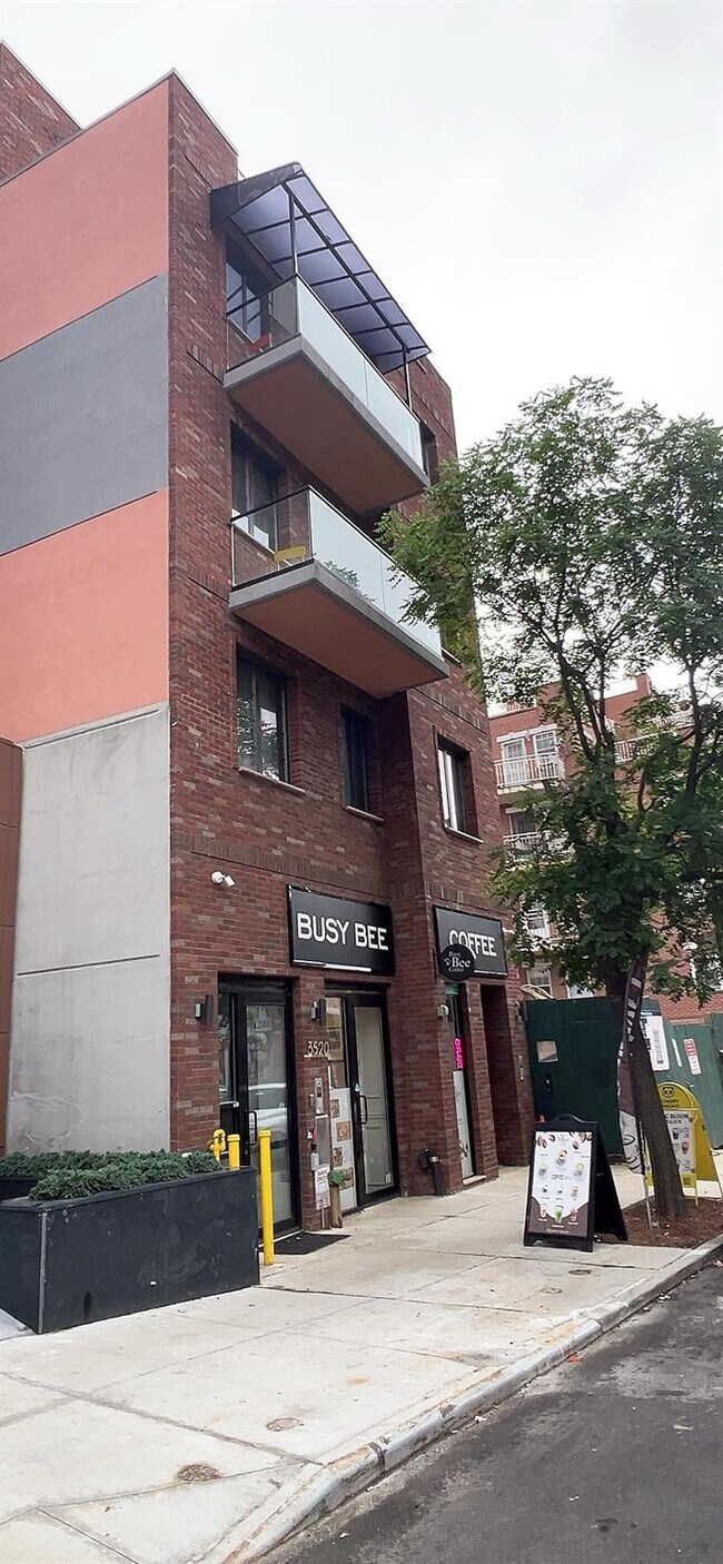 Primary Photo - 35-20 Leavitt St