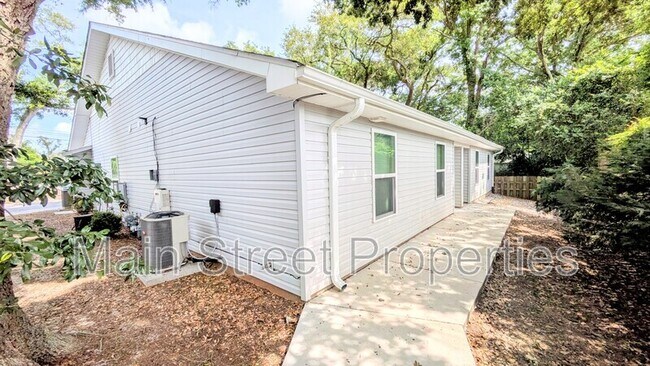 Building Photo - 313 N Navy Blvd