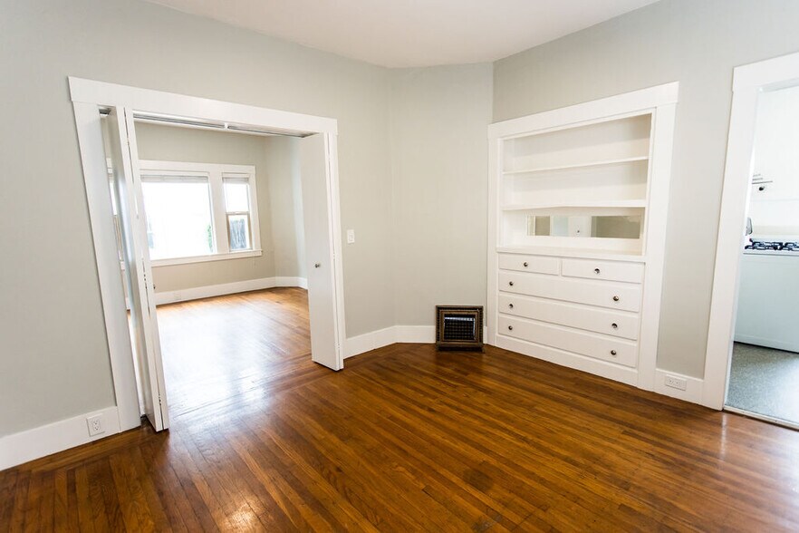 Building Photo - 2329 Parker St