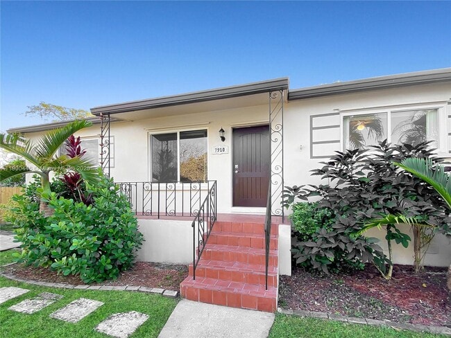 Building Photo - 7910 SW 17th Terrace