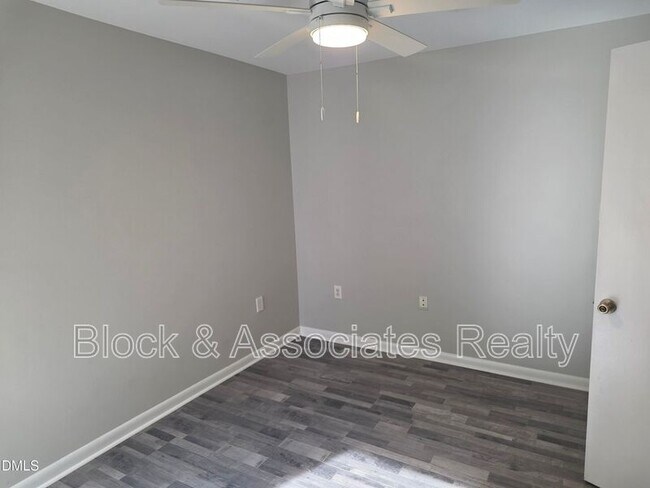 Building Photo - 1411 Collegiate Cir