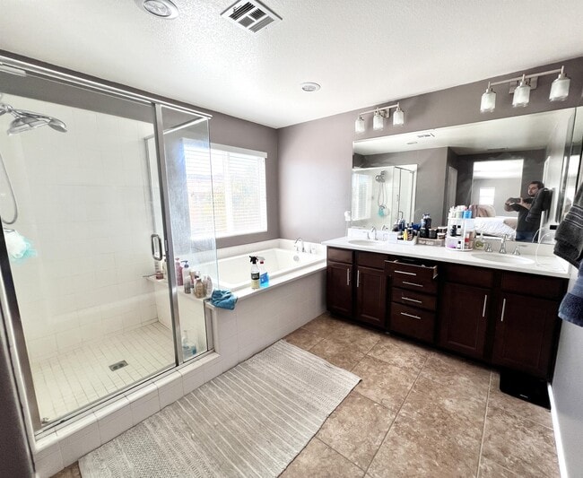 Building Photo - 28891 Brookhill Ct