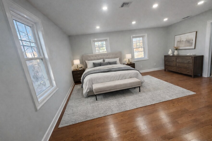 Building Photo - 32 Berkshire Rd