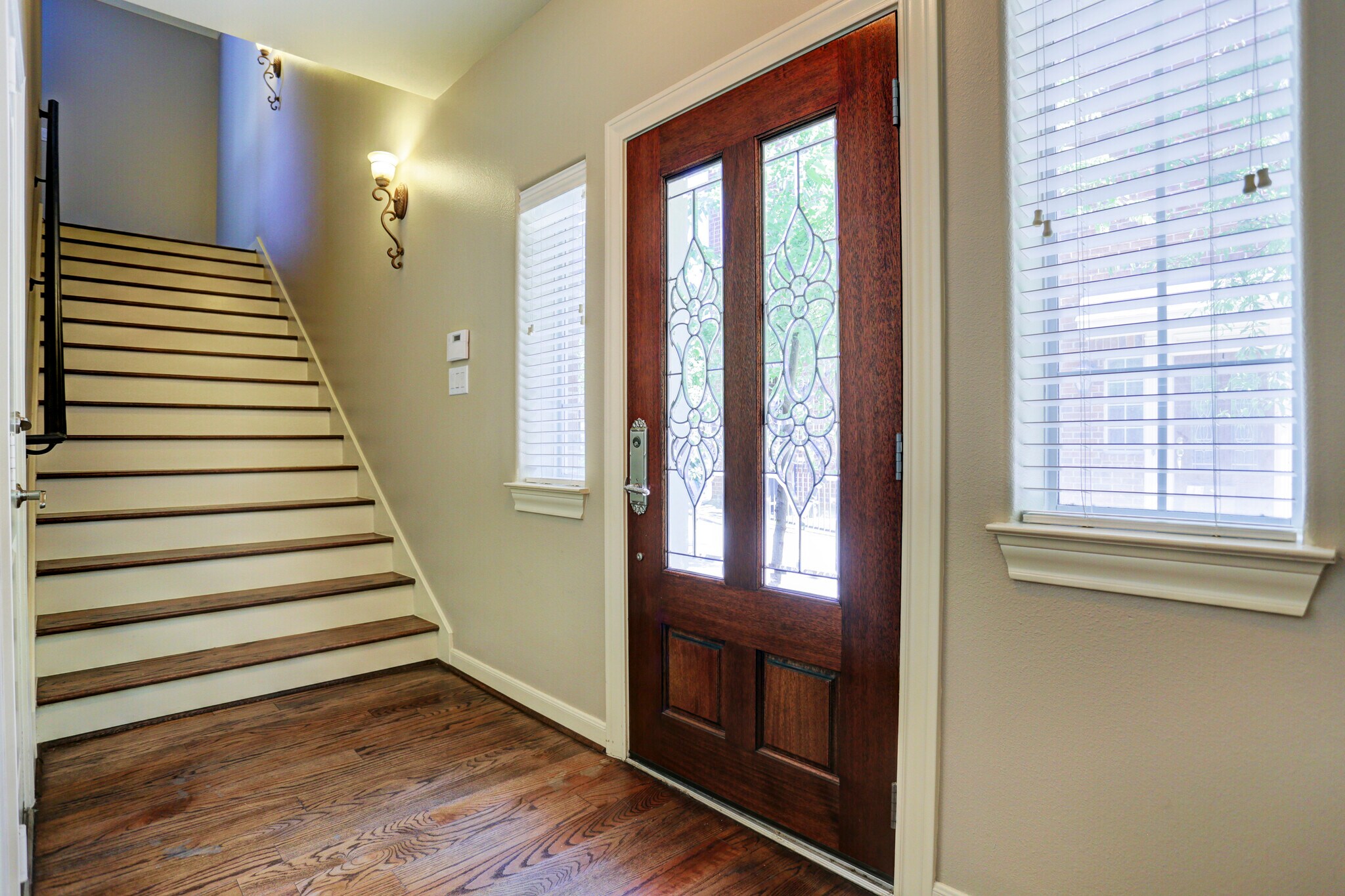 Building Photo - 923 Birdsall St