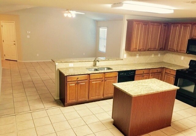 Building Photo - 806 Magnolia Bend