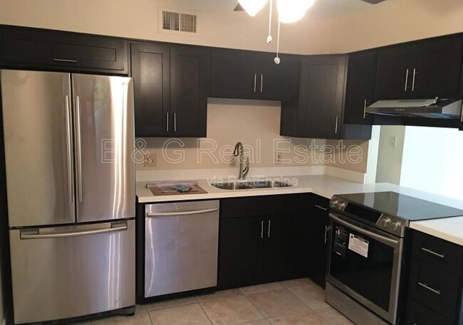 Building Photo - 510 W University Dr