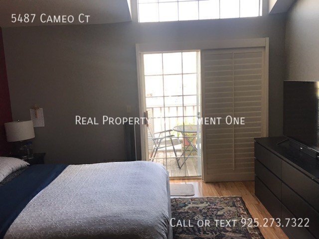Building Photo - 5487 Cameo Ct