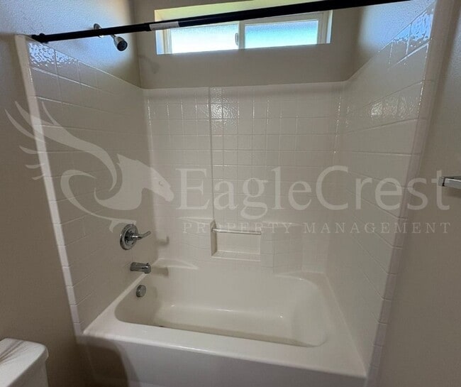 Building Photo - Three Bedroom, Two Bathroom House in Chape...