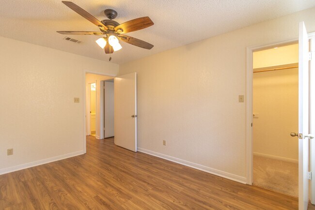 Building Photo - 2411 Raintree Path