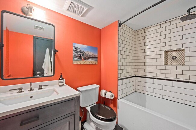 Building Photo - Chic Furnished Loft with Bay Views in the ...