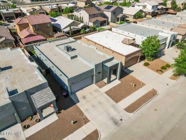 Building Photo - 13494 Hazlewood St
