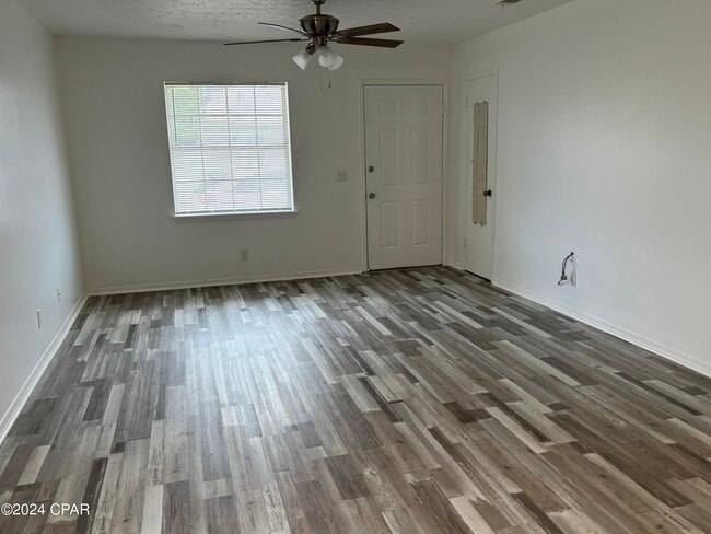 Building Photo - 3923 W 22nd St