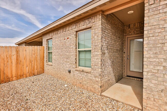 Building Photo - 5507 Kemper St