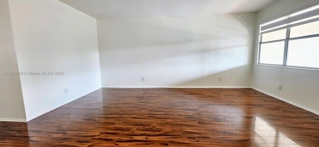 Building Photo - 300 Layne Blvd