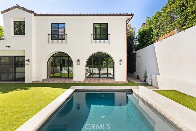 Building Photo - 738 San Lorenzo St