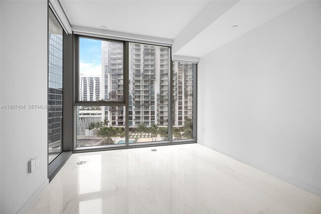 Building Photo - 300 Biscayne Blvd Way
