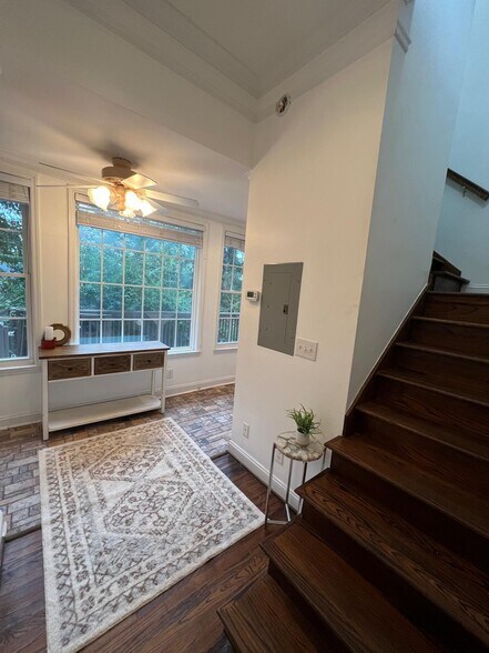 Building Photo - 1430 Alford Ave