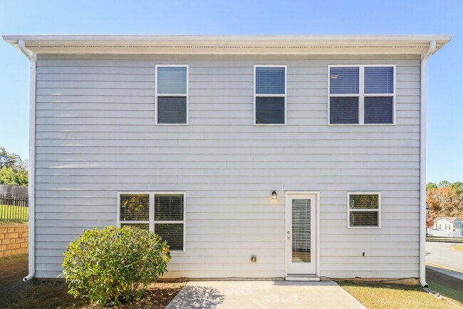 Building Photo - 119 Cessna Dr