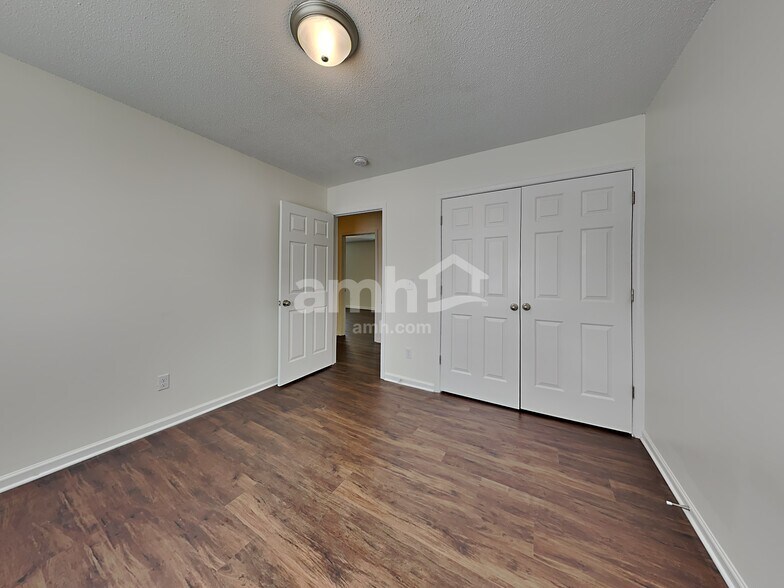 Building Photo - 5613 Topsail Ct