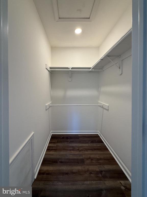 Building Photo - 404 Dylan Dr