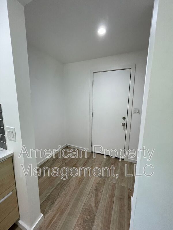 Building Photo - 3705 E 108th St