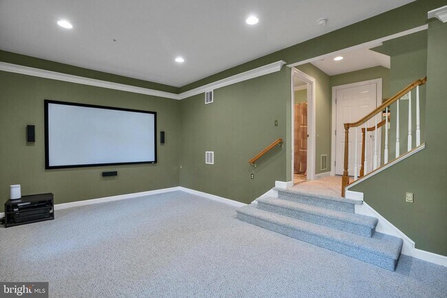 Building Photo - 12410 Meadow Field Dr