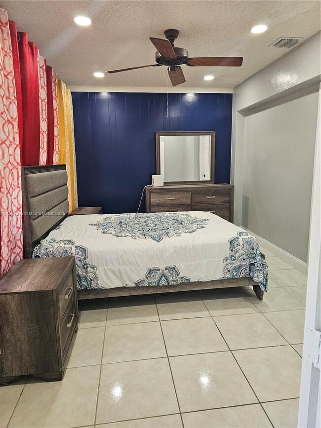 Building Photo - 7731 Indigo St