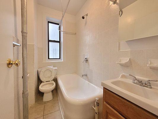 Building Photo - 2 bedroom in BRONX NY 10467